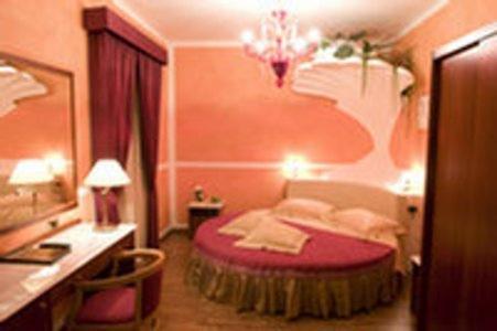 Hotel Benessere Villa Fiorita Colfiorito Bagian luar foto