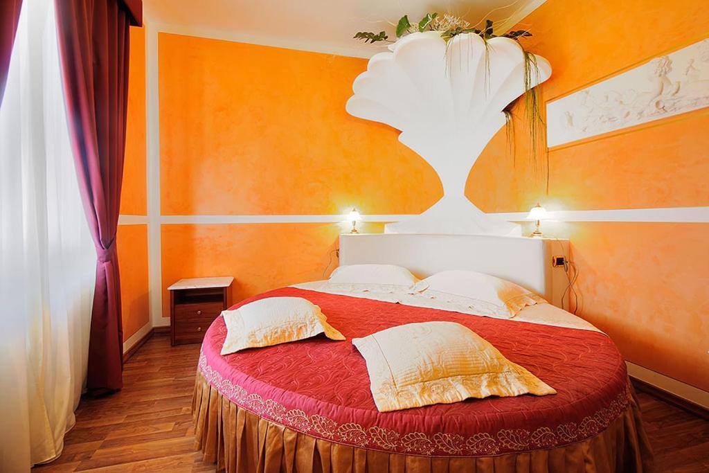 Hotel Benessere Villa Fiorita Colfiorito Bagian luar foto
