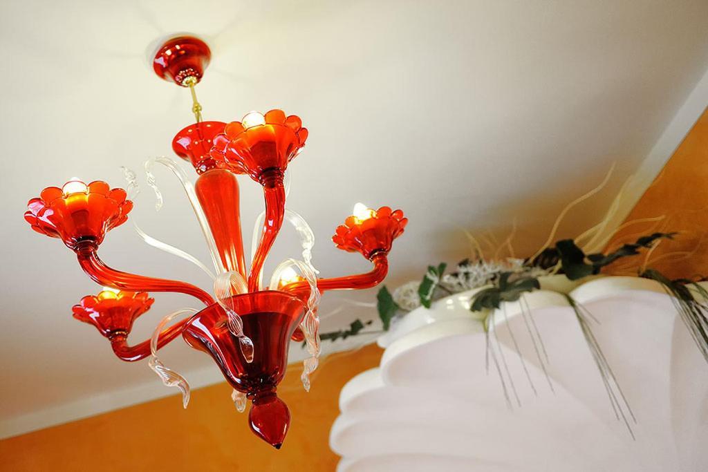 Hotel Benessere Villa Fiorita Colfiorito Bagian luar foto