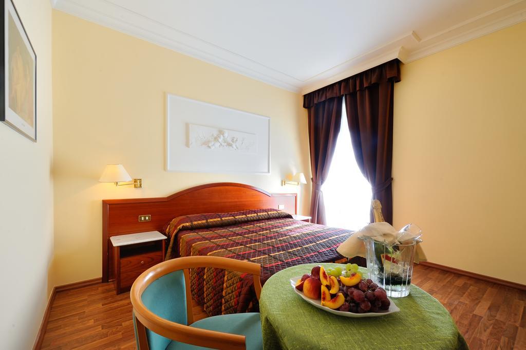 Hotel Benessere Villa Fiorita Colfiorito Bagian luar foto
