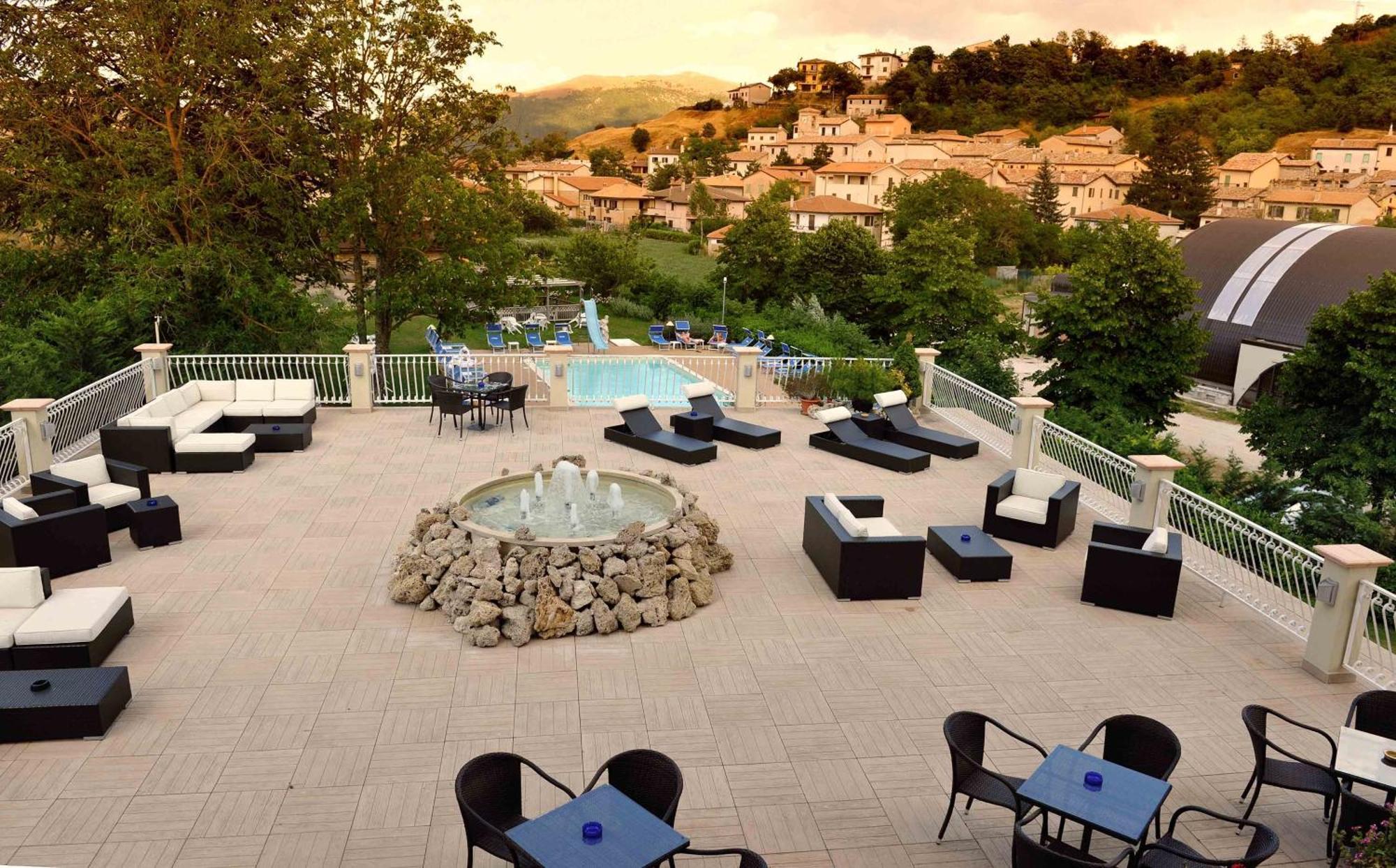 Hotel Benessere Villa Fiorita Colfiorito Bagian luar foto