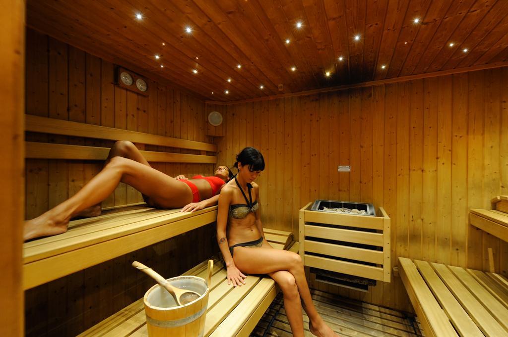 Hotel Benessere Villa Fiorita Colfiorito Bagian luar foto