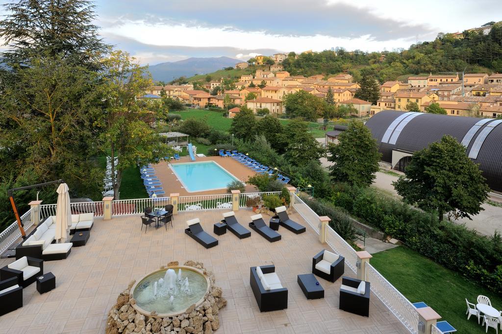 Hotel Benessere Villa Fiorita Colfiorito Bagian luar foto