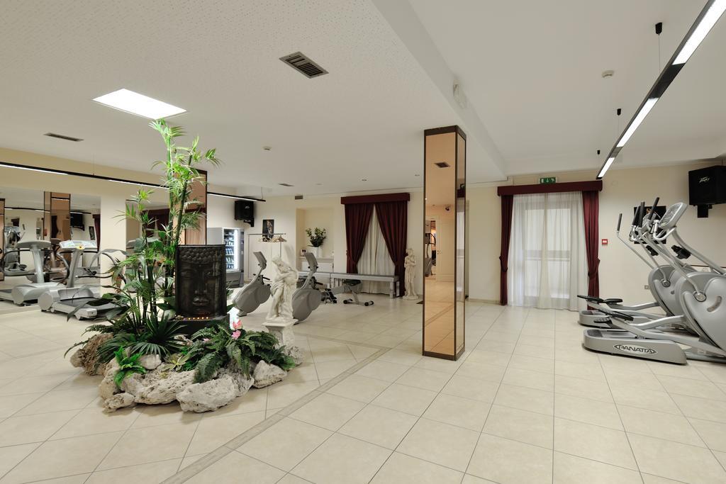 Hotel Benessere Villa Fiorita Colfiorito Bagian luar foto