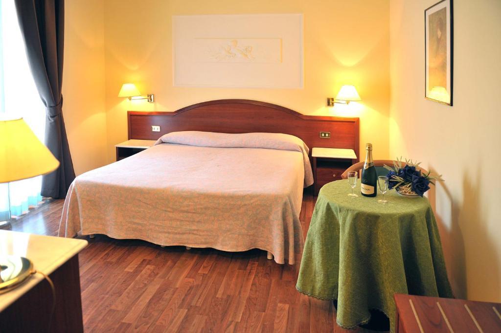 Hotel Benessere Villa Fiorita Colfiorito Bagian luar foto