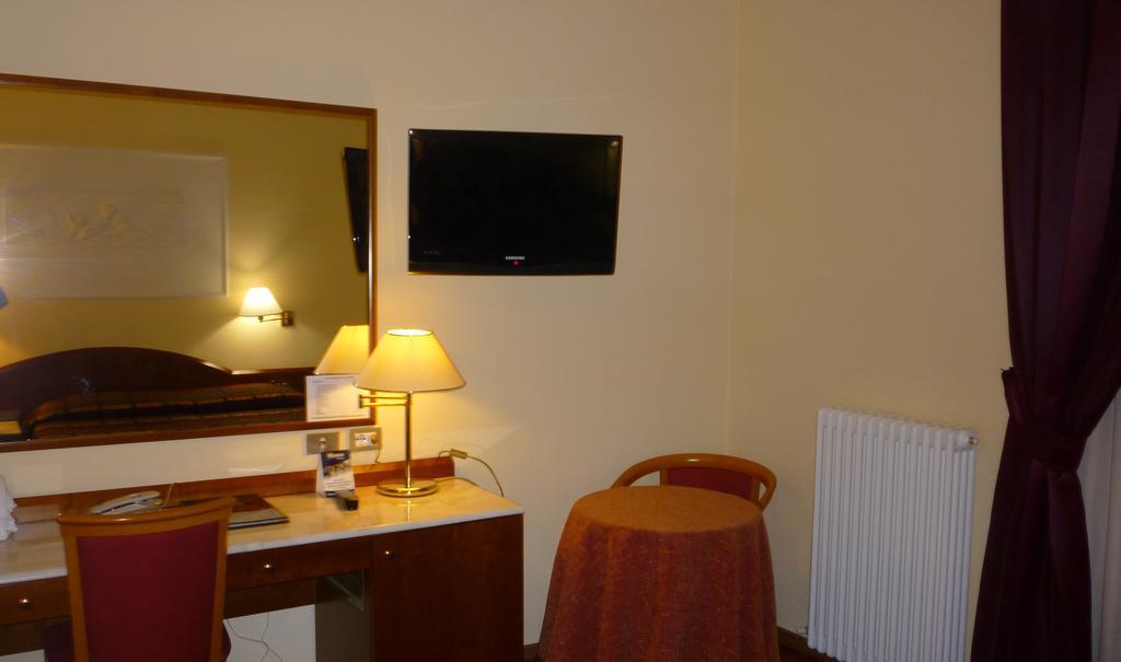 Hotel Benessere Villa Fiorita Colfiorito Bagian luar foto
