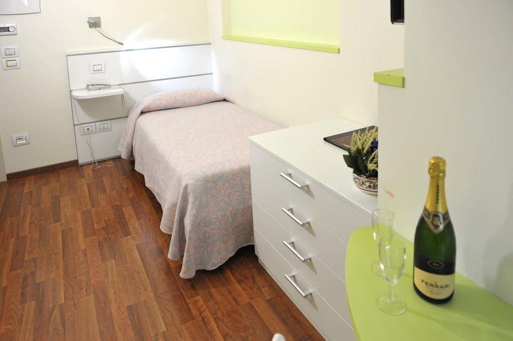 Hotel Benessere Villa Fiorita Colfiorito Bagian luar foto